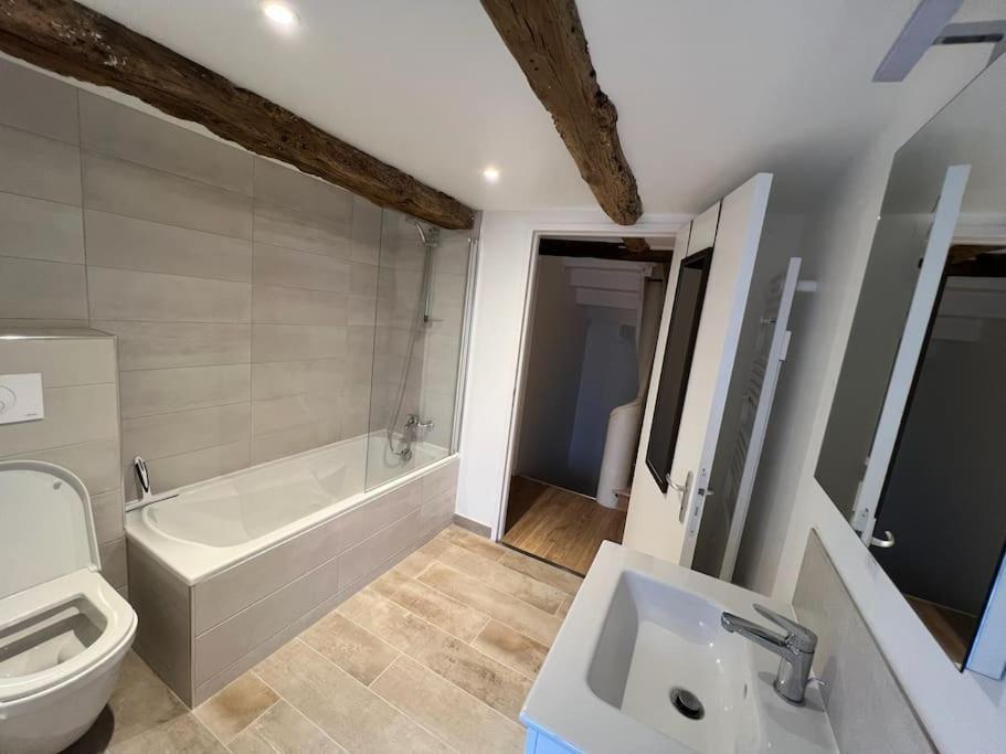 Charmante Maison A Proche Dinan Et St Malo. Hébergement de vacances