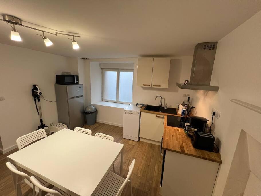 Charmante Maison A Proche Dinan Et St Malo. Hébergement de vacances