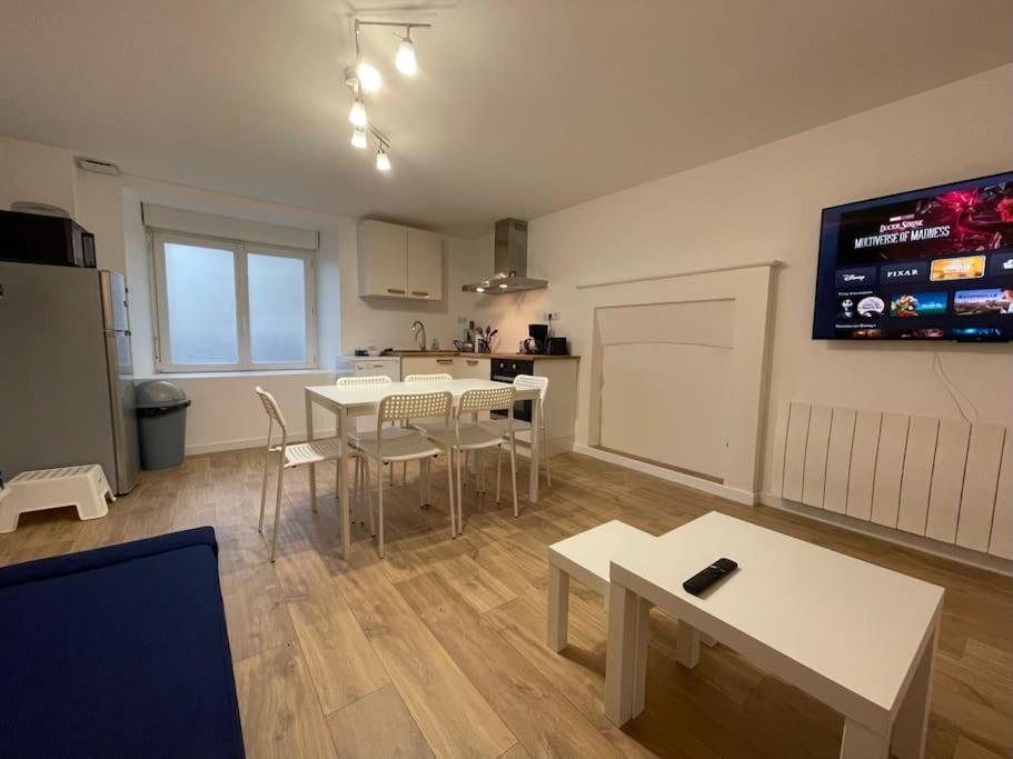 Hébergement de vacances Charmante Maison A Proche Dinan Et St Malo.