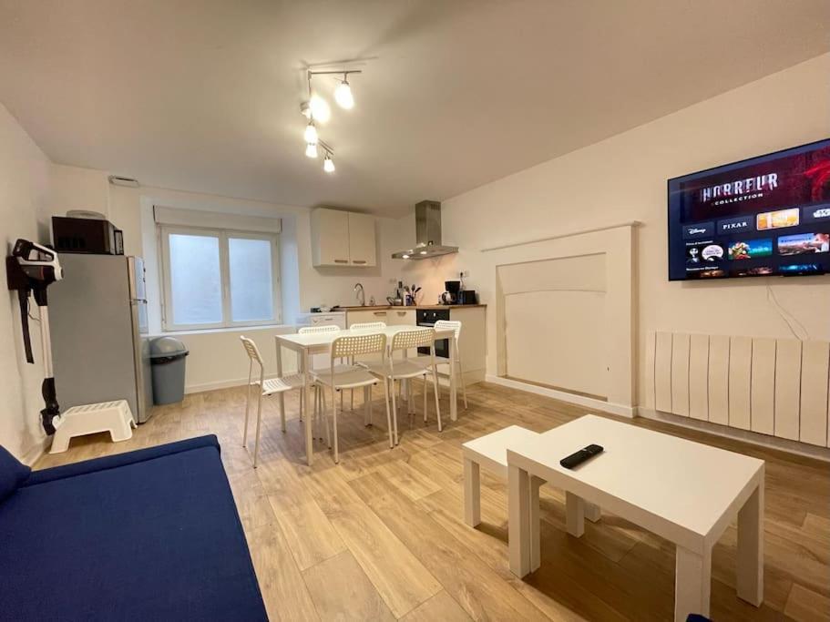 Charmante Maison A Proche Dinan Et St Malo. Hébergement de vacances