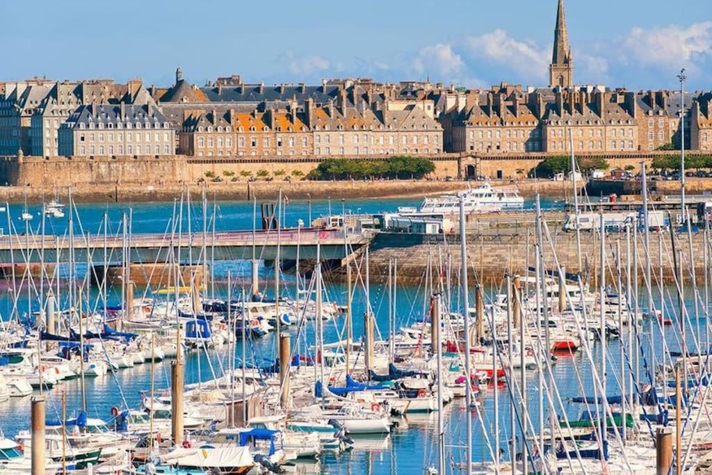 Charmante Maison A Proche Dinan Et St Malo. Hébergement de vacances *